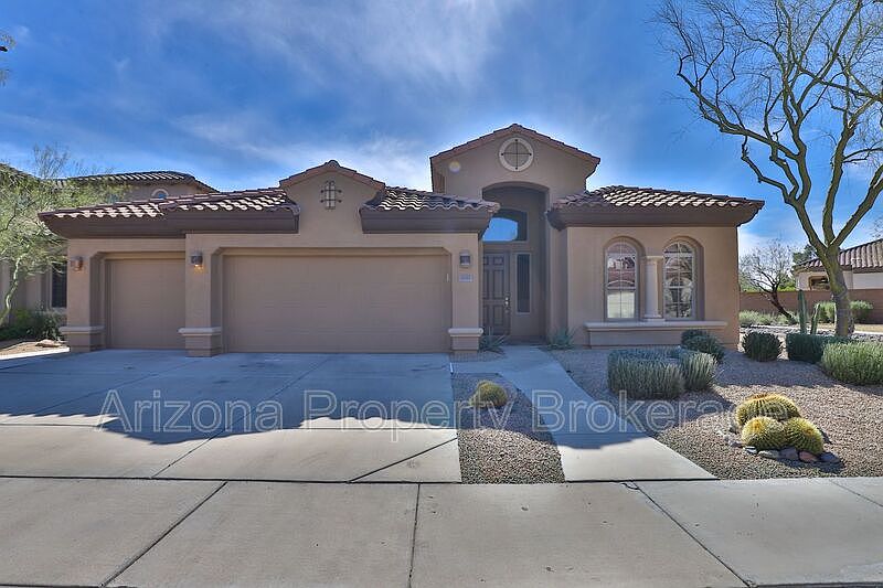 2021 W Gloria Ln