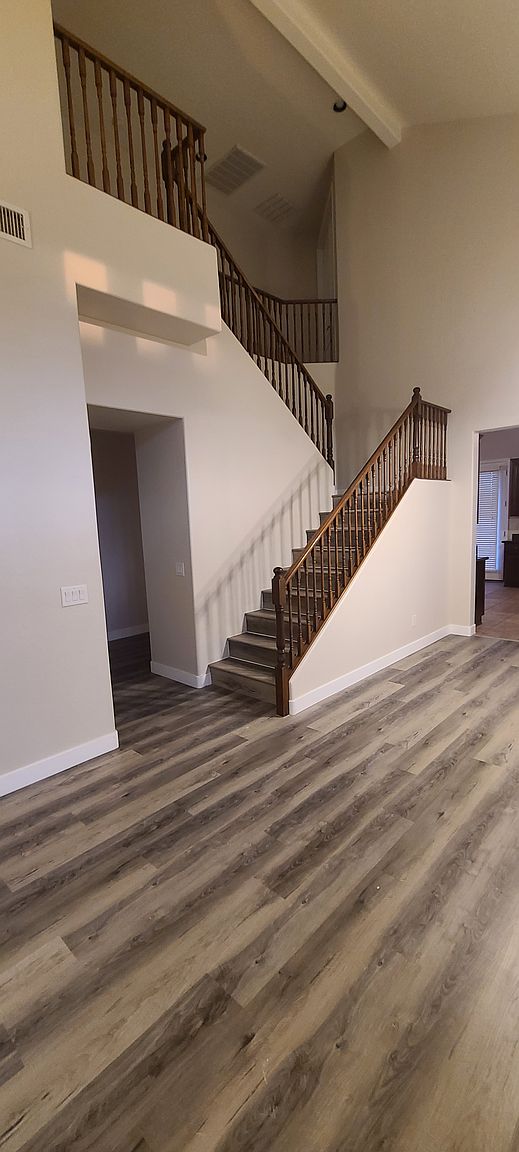 515 W Julie Dr photo 3