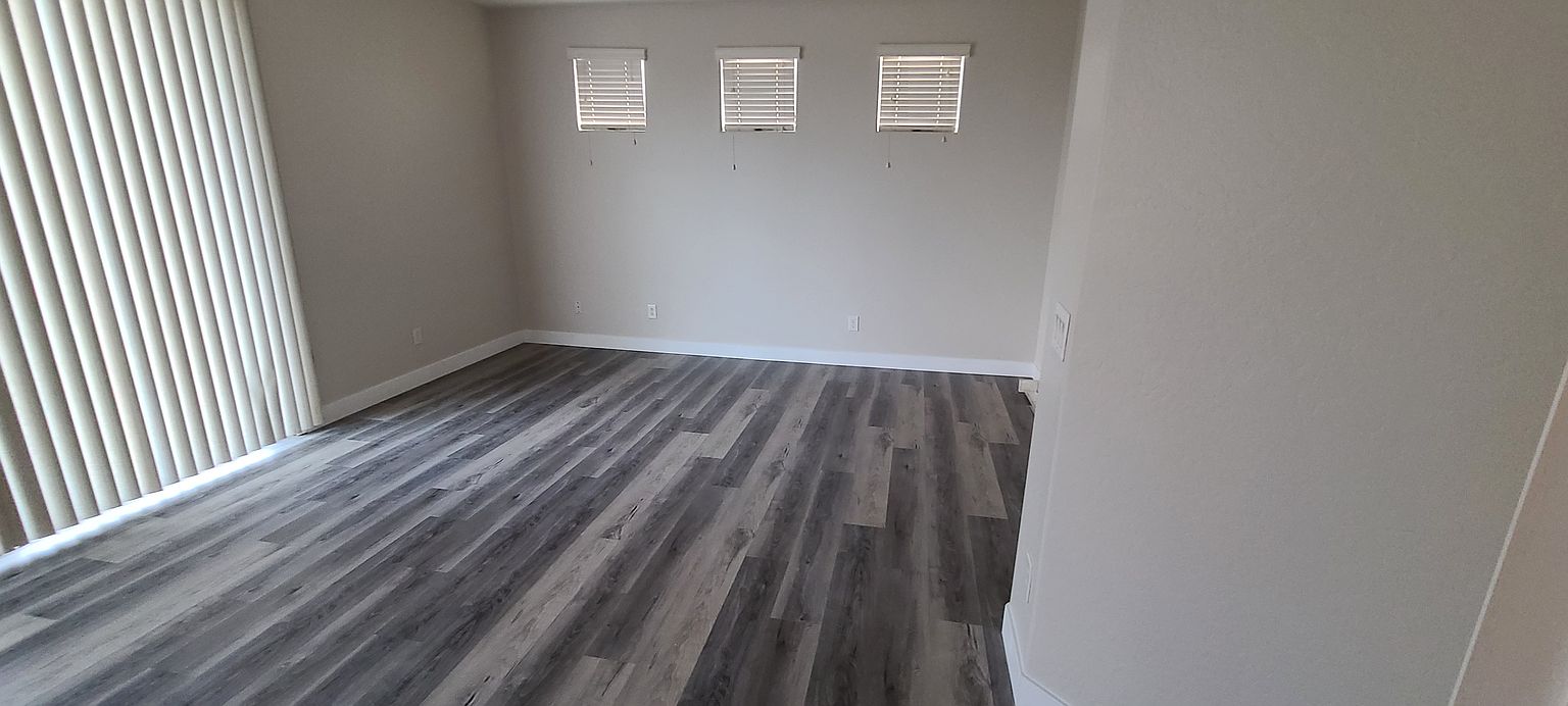 515 W Julie Dr photo 5