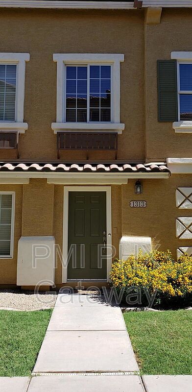 1313 S Sabino Dr Gilbert, AZ 85296 photo 2