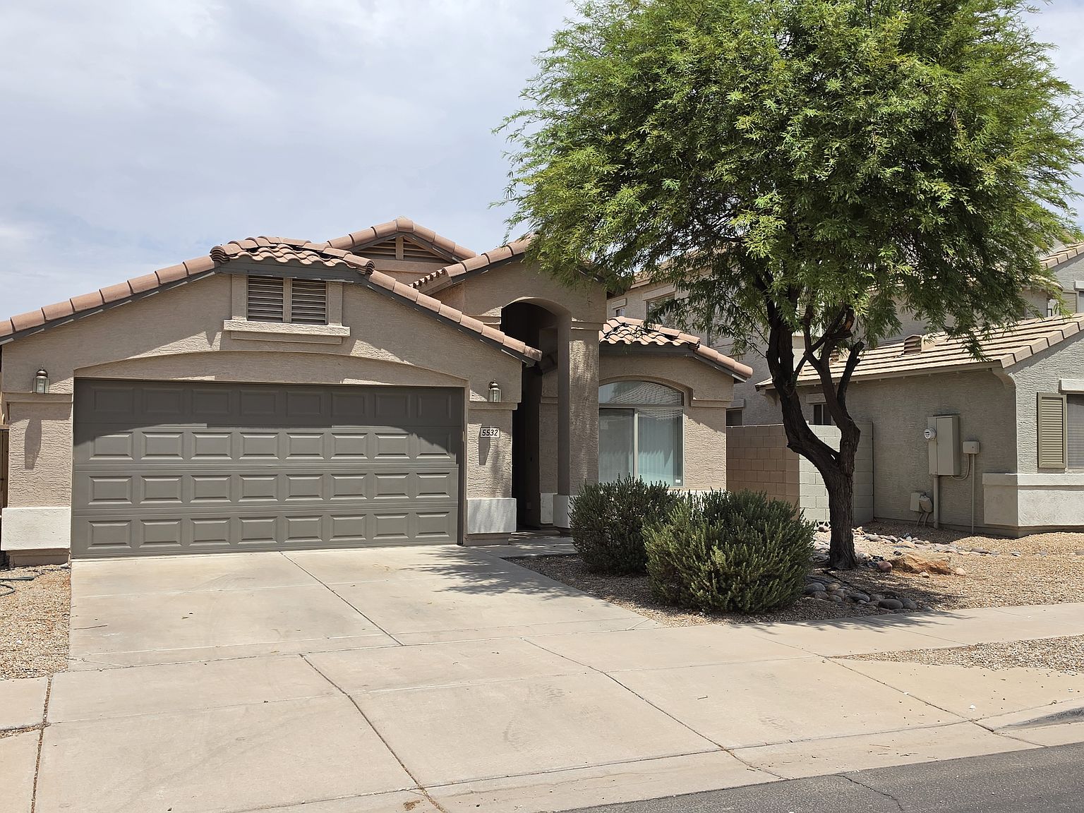 5532 W Southgate Ave photo 2