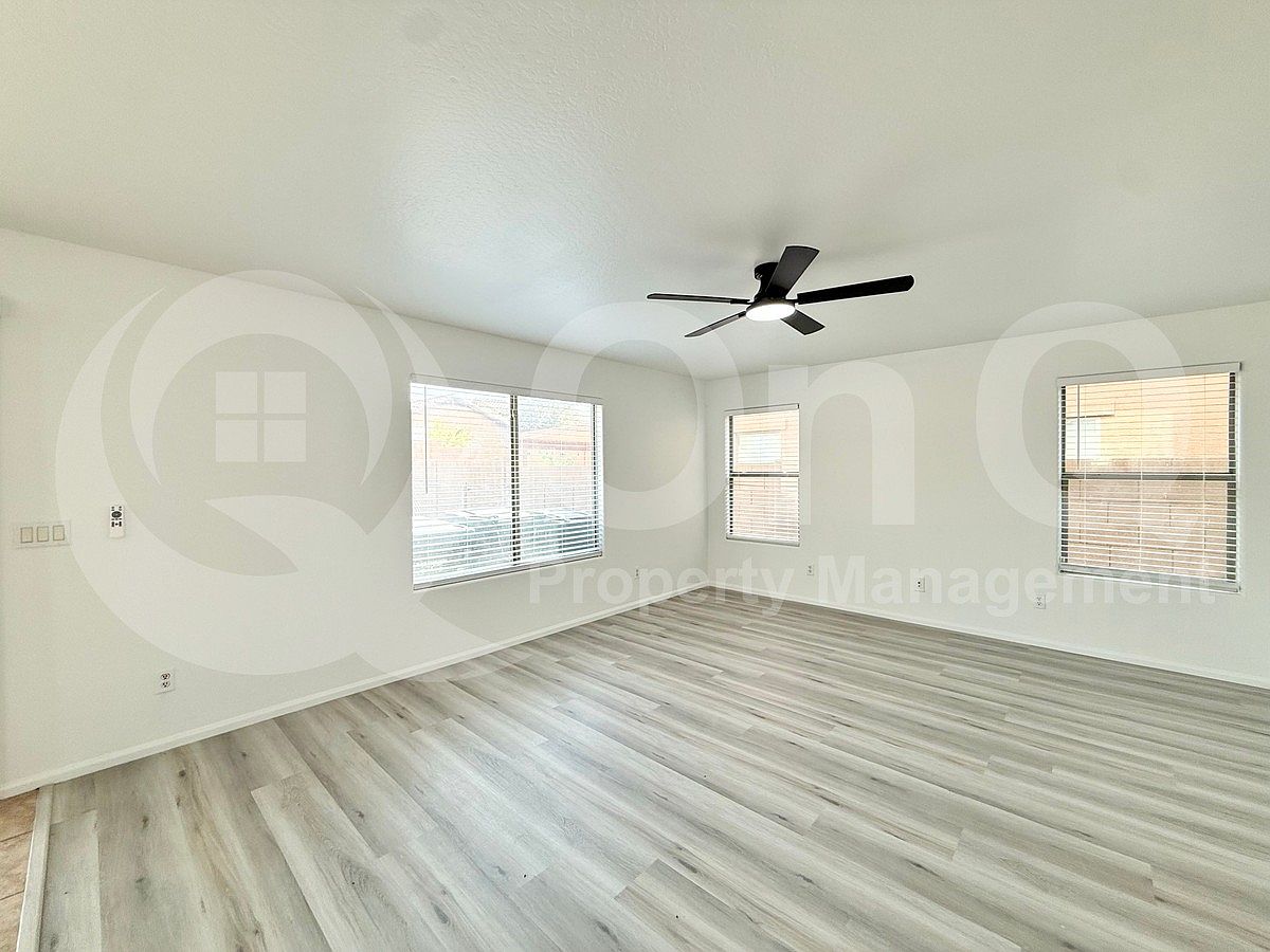 5517 W Wood St photo 5