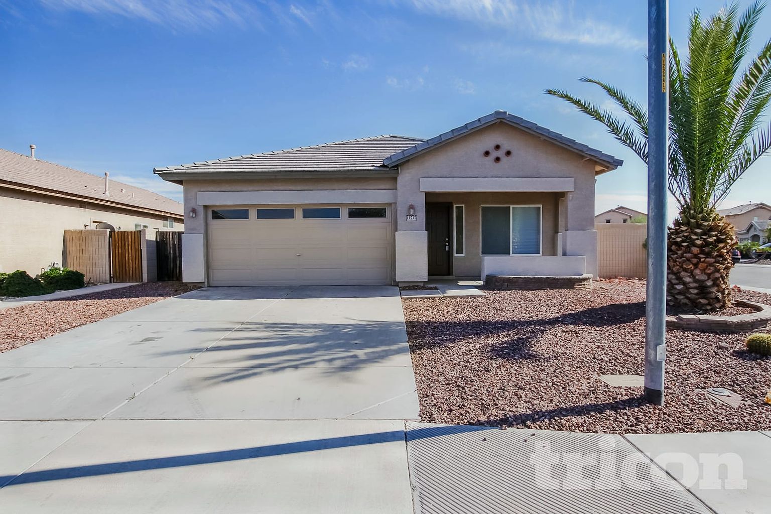11717 W Jackson Street photo 2