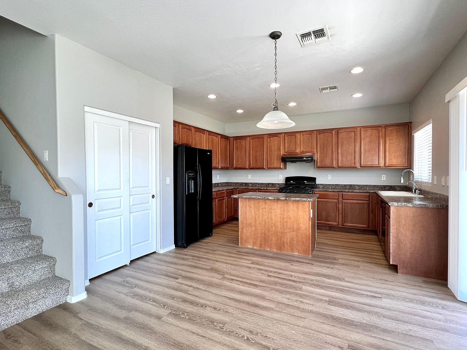 11613 W Jackson St photo 4