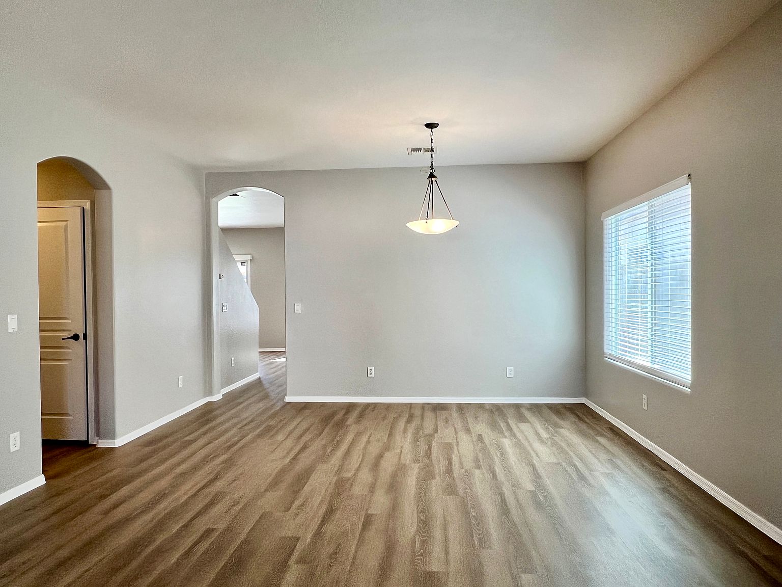 11613 W Jackson St photo 2