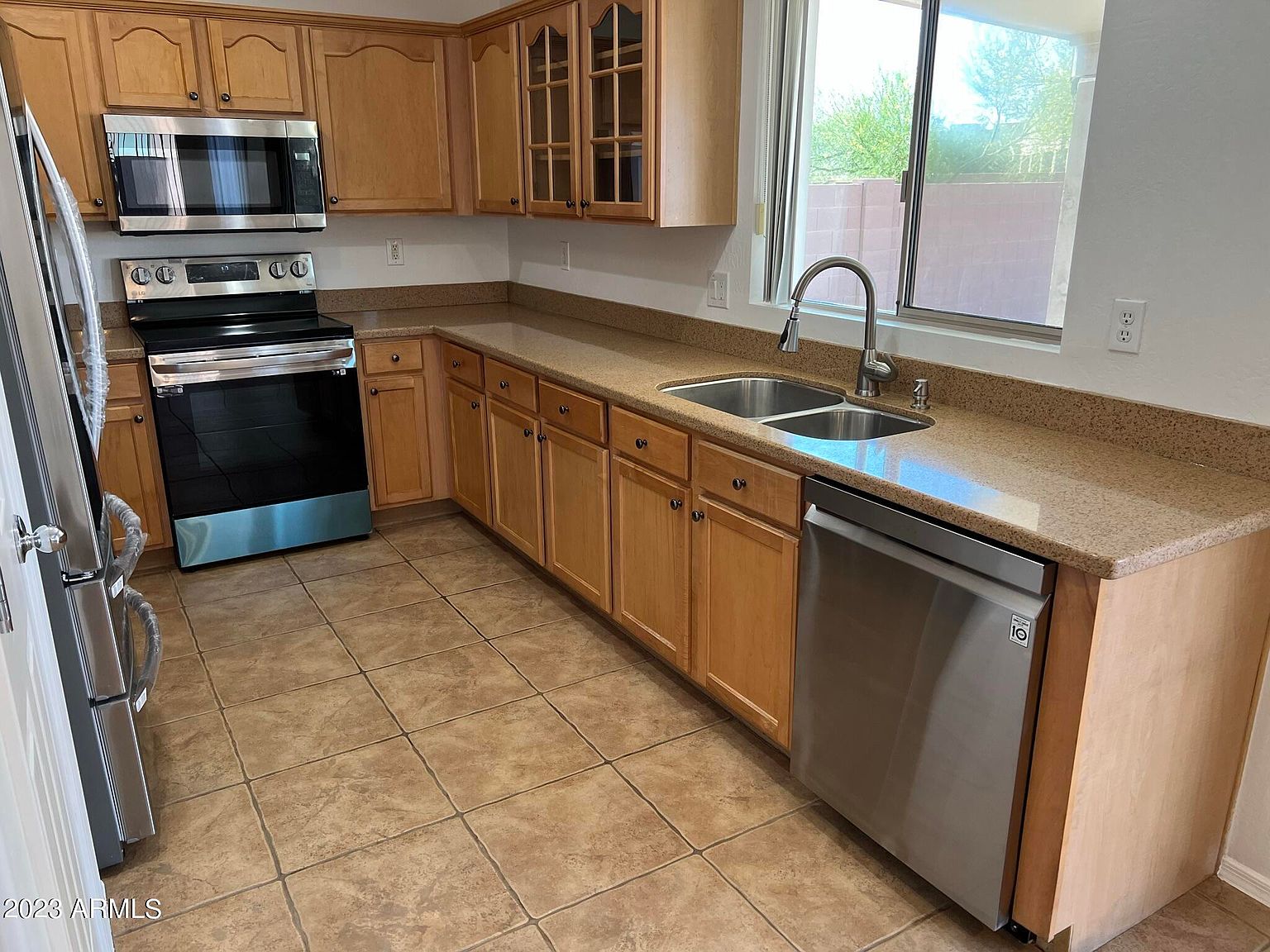 11366 W Buchanan St photo 2