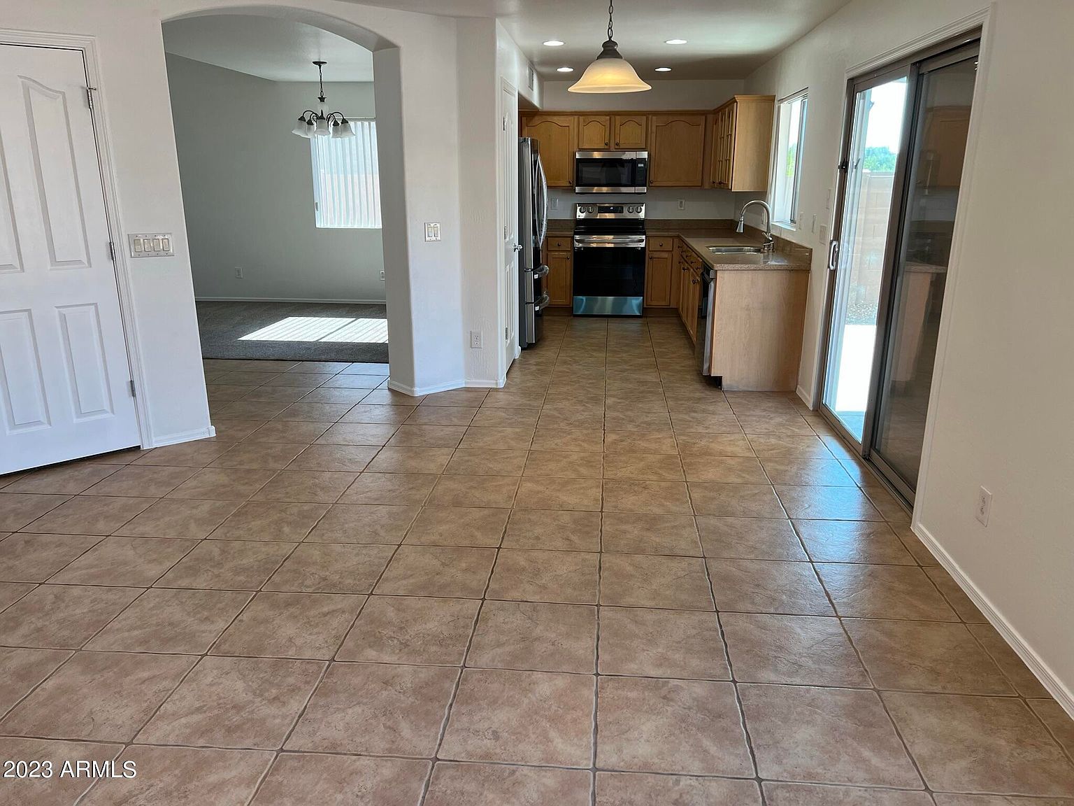 11366 W Buchanan St photo 3