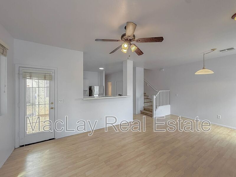 5216 W Albeniz Pl Phoenix, AZ 85043 photo 3