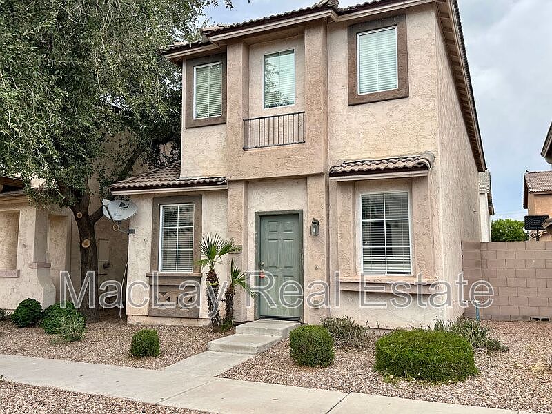 5216 W Albeniz Pl Phoenix, AZ 85043 photo 2