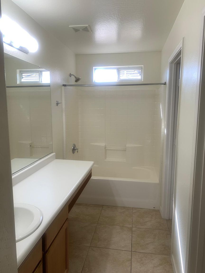 5147 W Fulton St photo 3