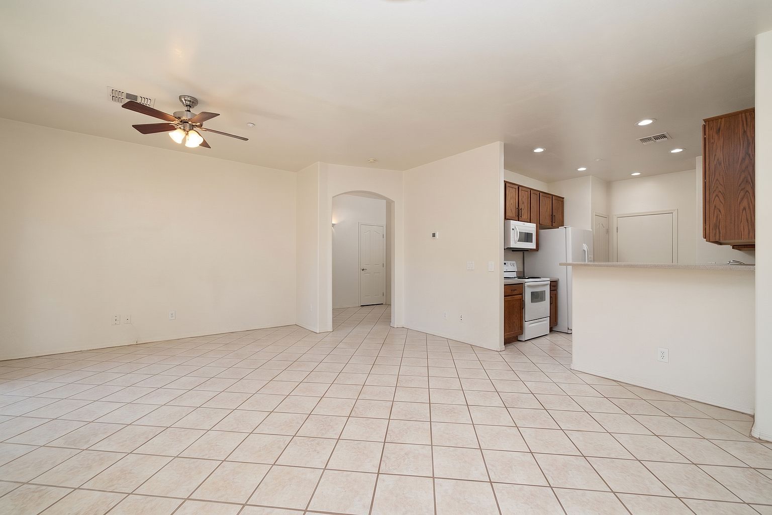 15980 N 73rd Ln photo 3
