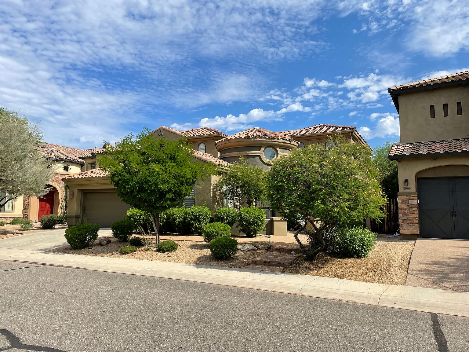3832 E Daley Ln photo 3