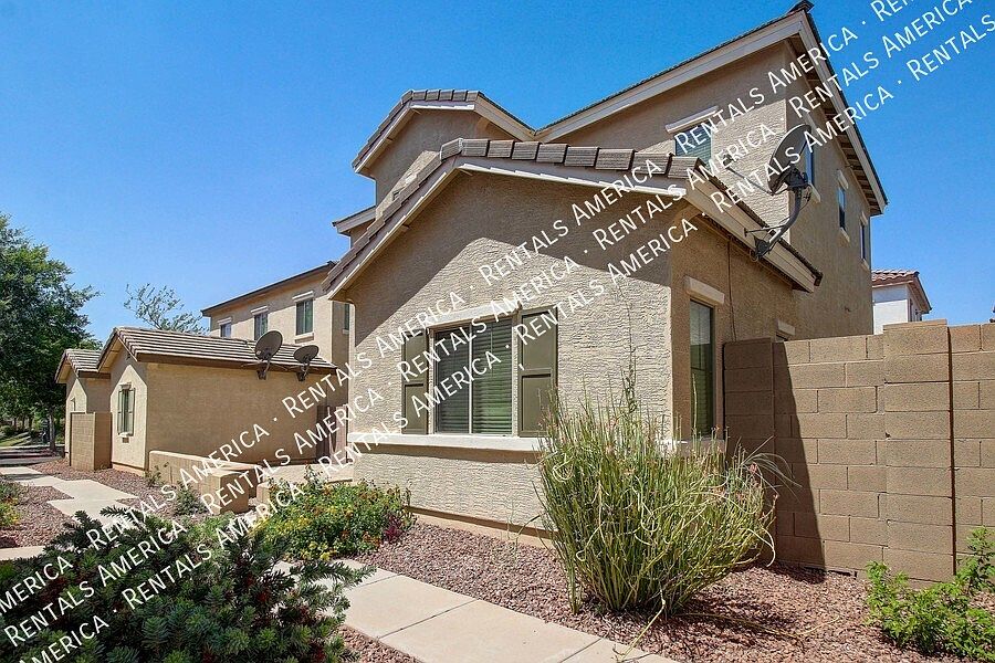 4692 E Laurel Ave photo 4