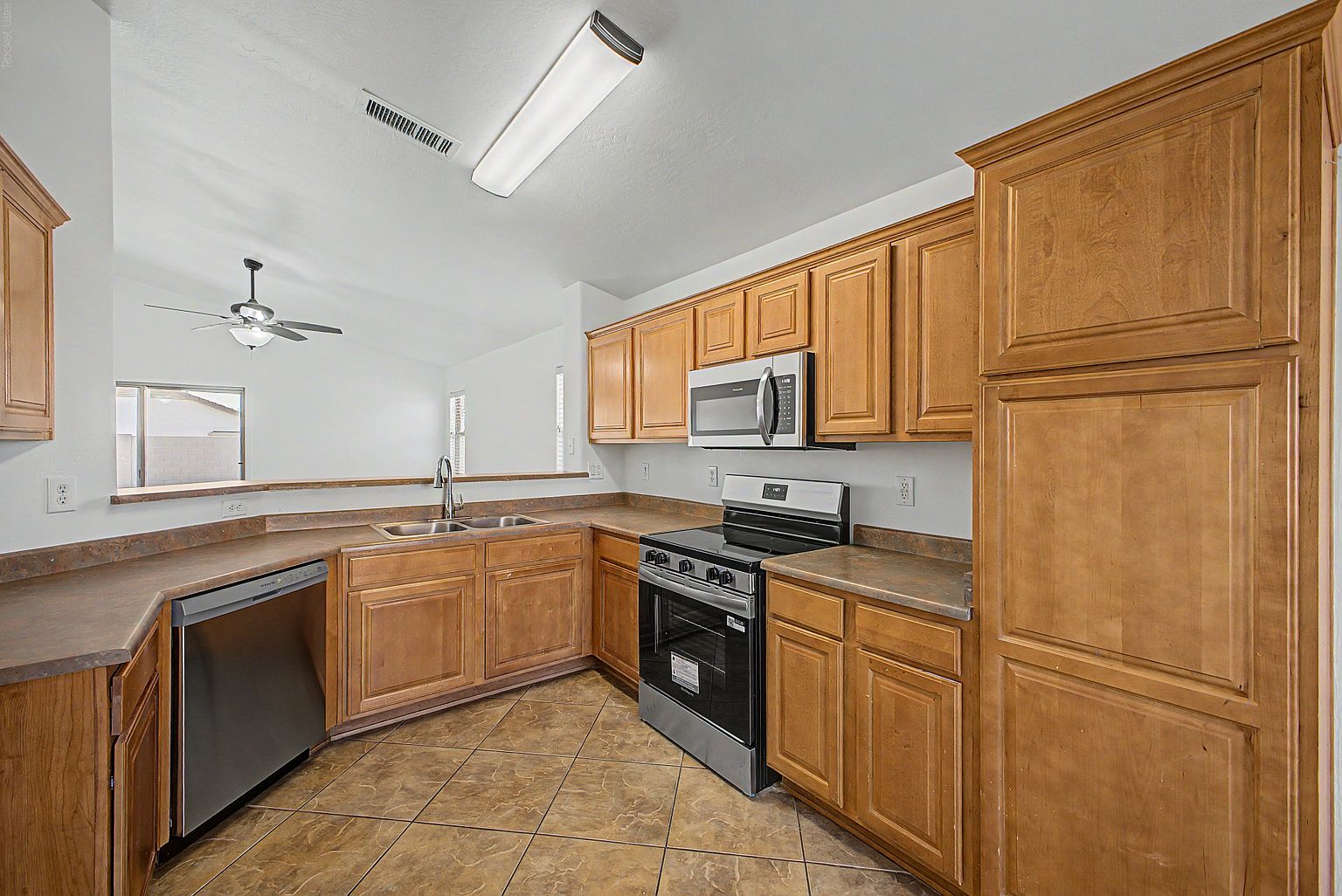 25875 W Saint Catherine Ave photo 2