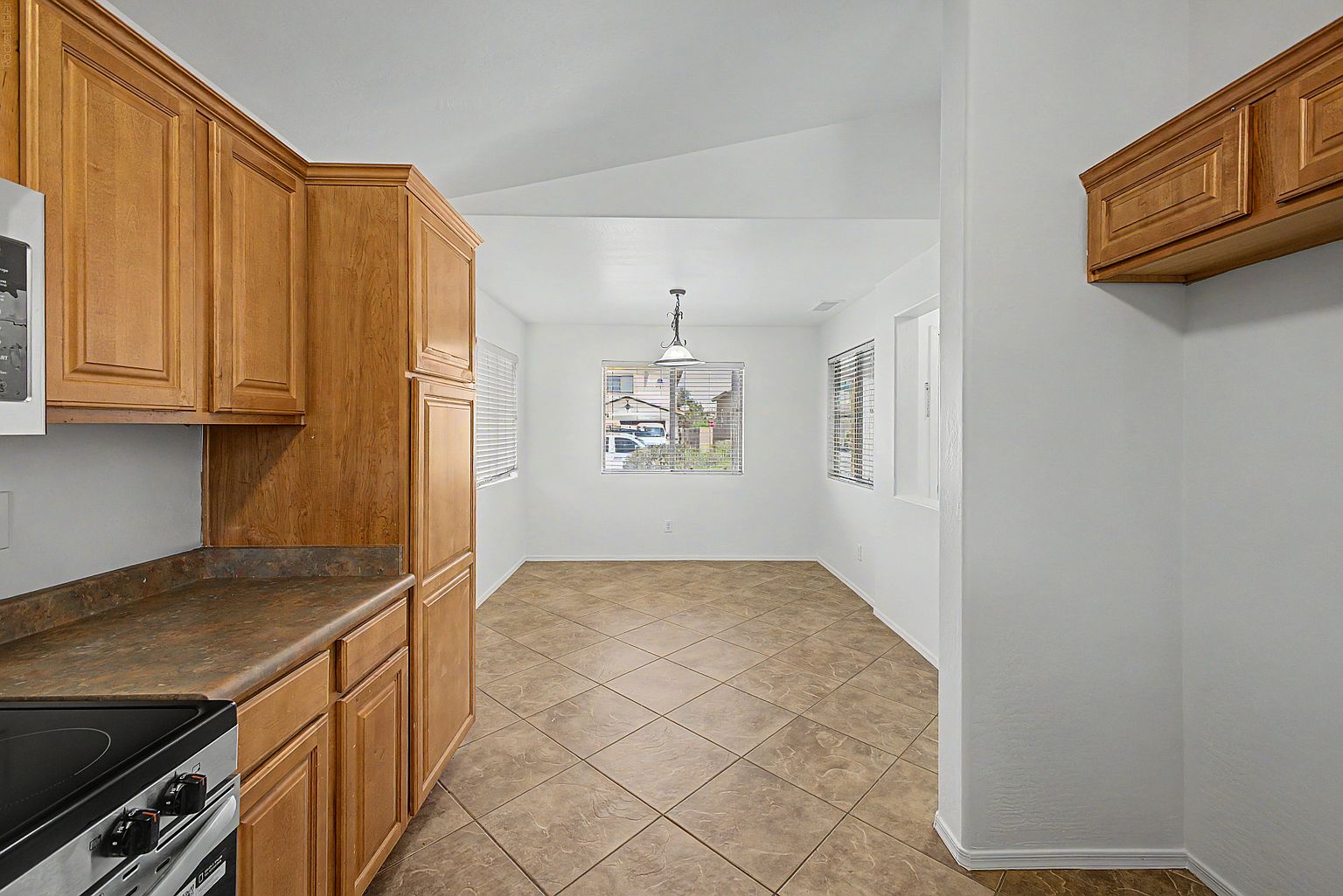 25875 W Saint Catherine Ave photo 5