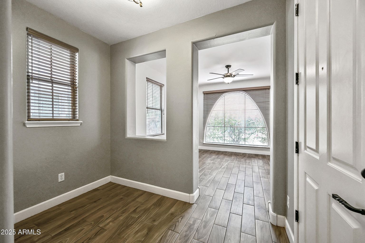 15340 W Dahlia Dr photo 5