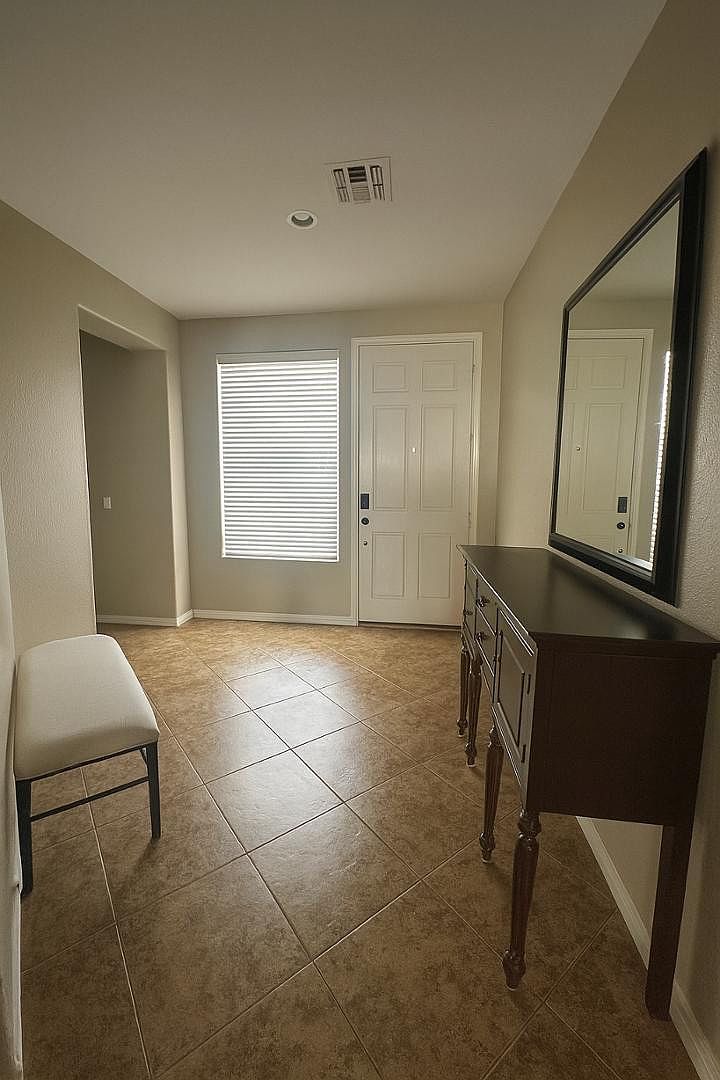15697 W Westview Dr Goodyear, AZ 85395 photo 3