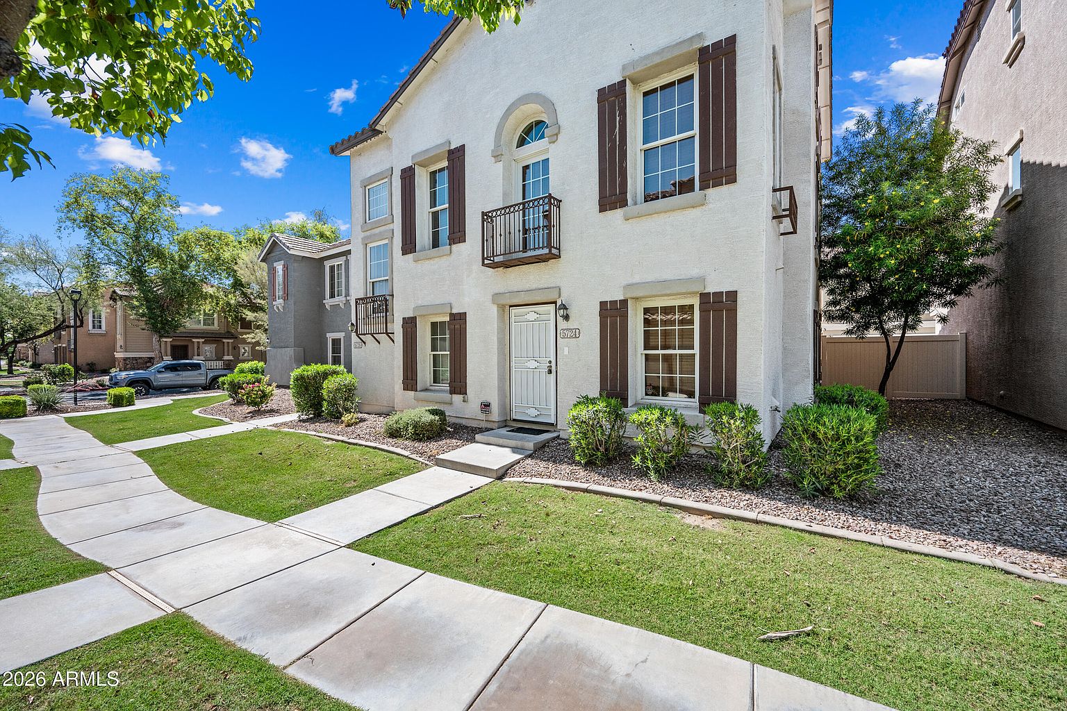 5724 S 21st Pl Phoenix, AZ 85040 photo 3
