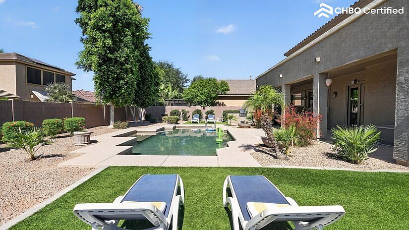 15341 W Sells Dr photo 2