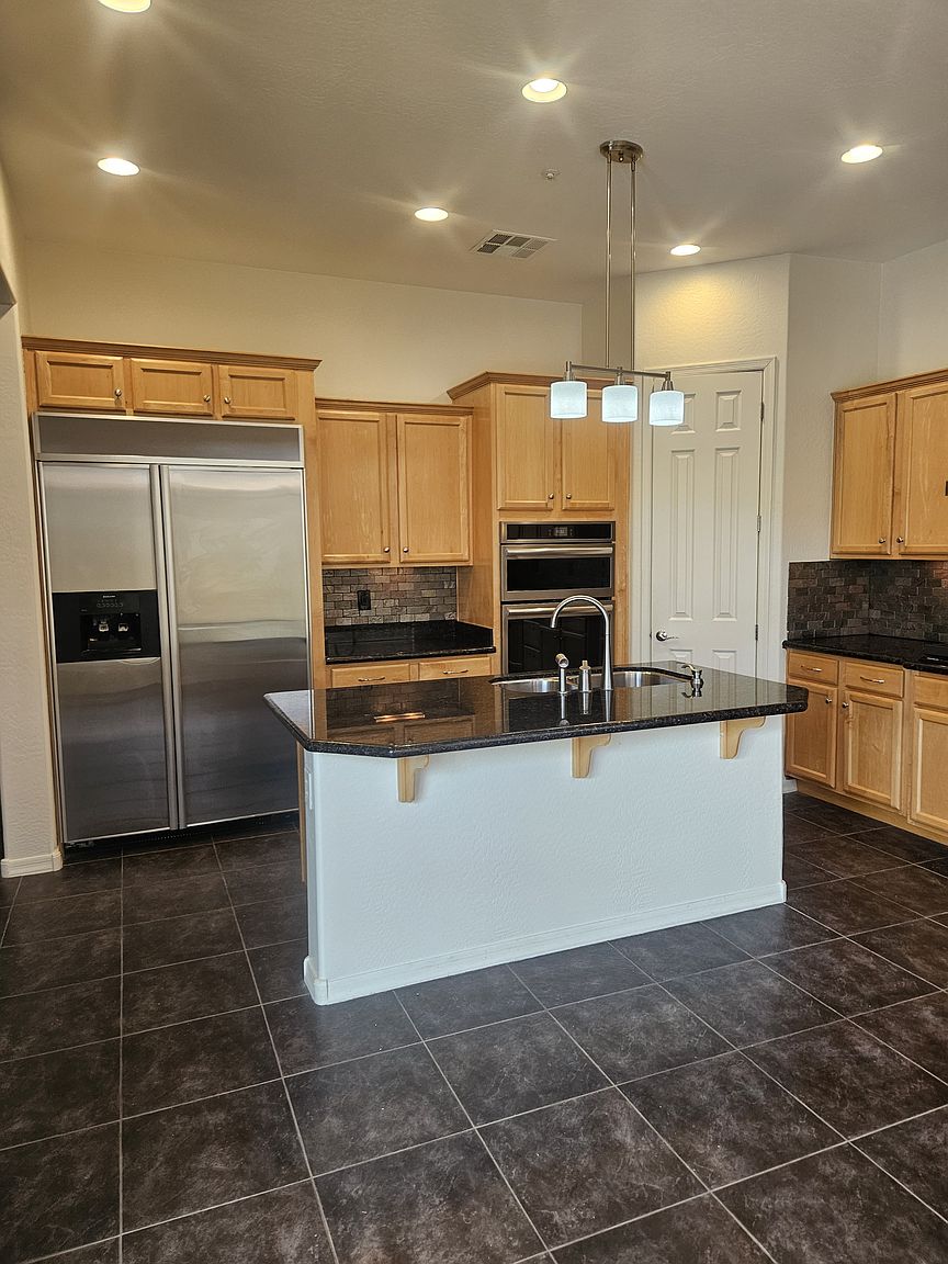 12528 W Milton Dr photo 4