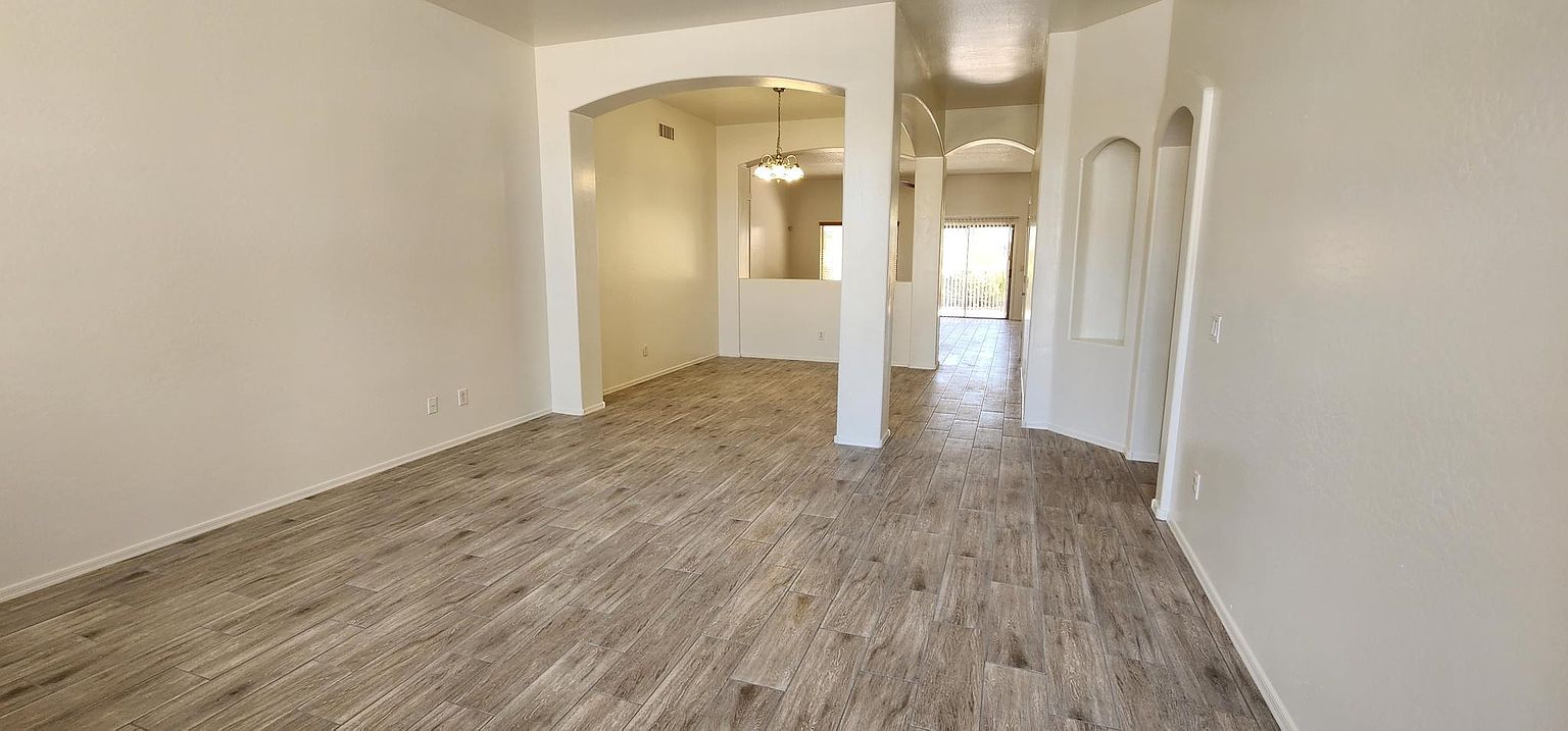 513 E Jasper Dr photo 2