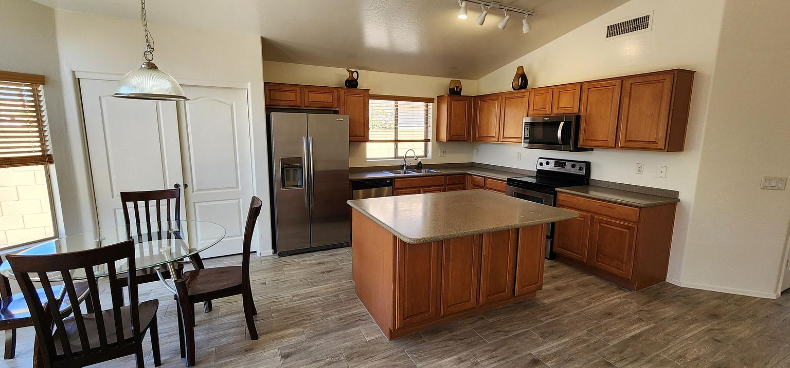 513 E Jasper Dr photo 3