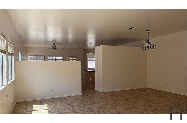 10135 W Parkway Dr photo 2