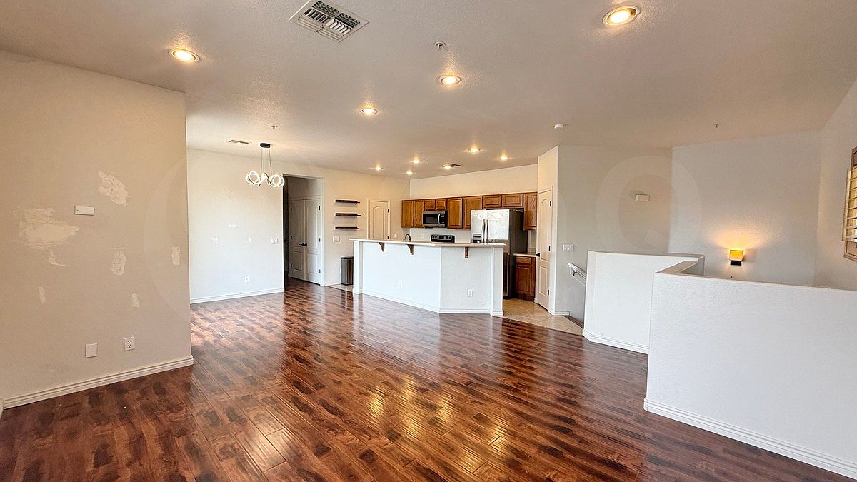 7506 S 29th Way photo 5