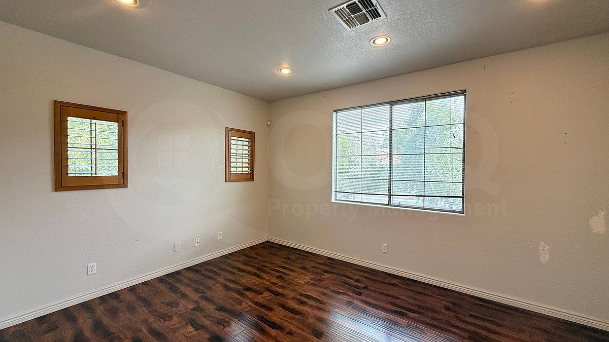 7506 S 29th Way photo 4