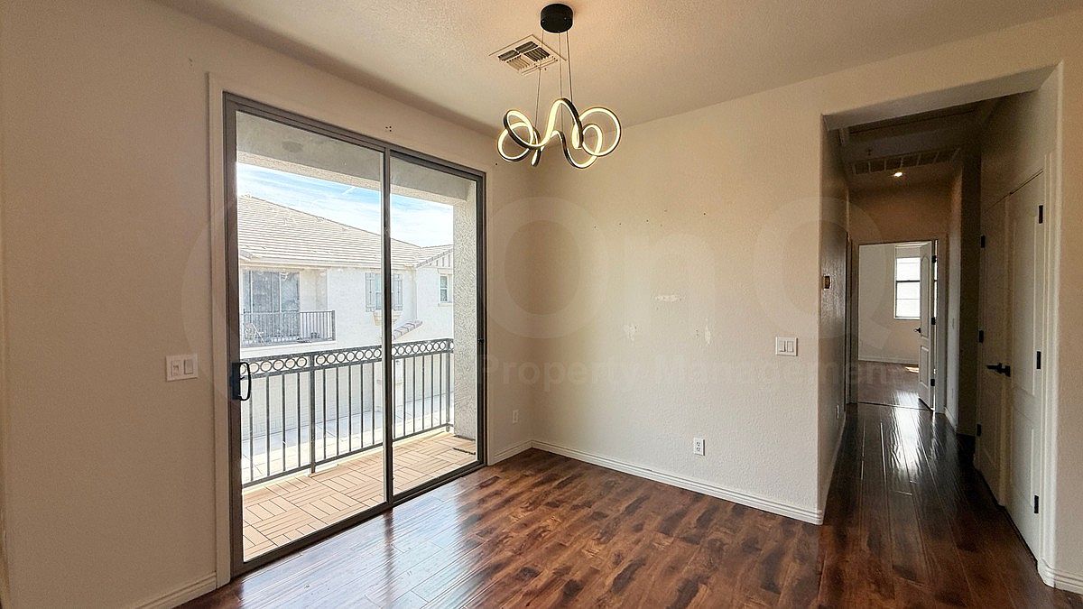 7506 S 29th Way photo 3