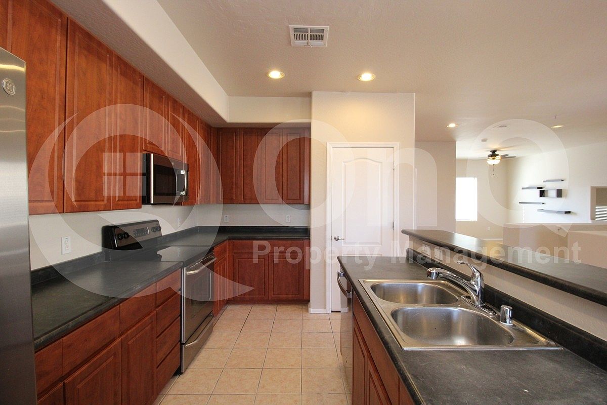 705 W Queen Creek Rd photo 4