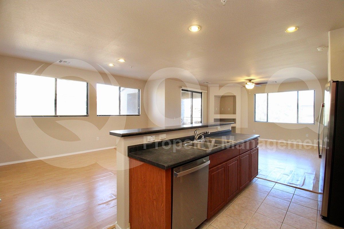 705 W Queen Creek Rd photo 5
