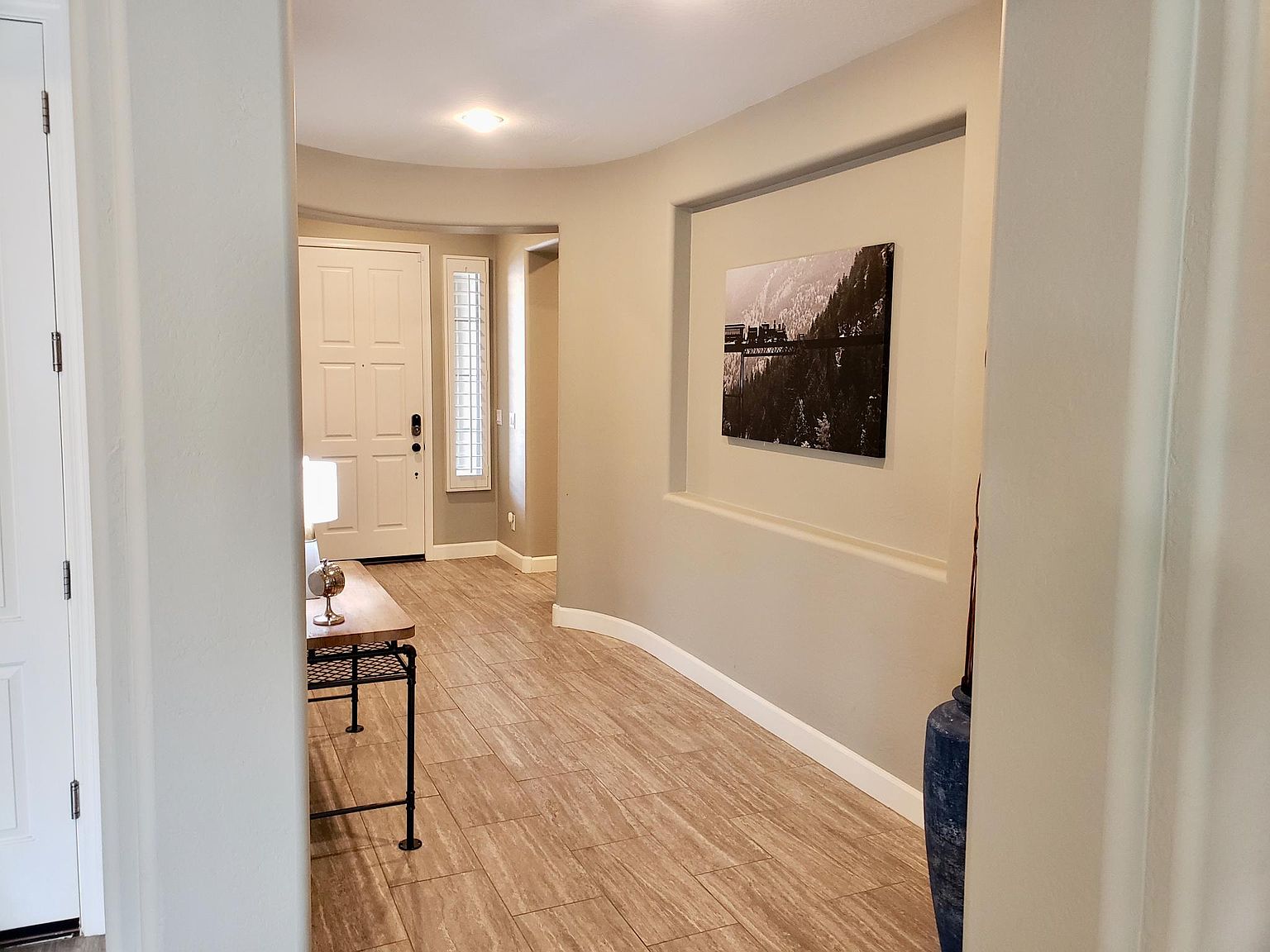 381 W Wisteria Pl photo 3