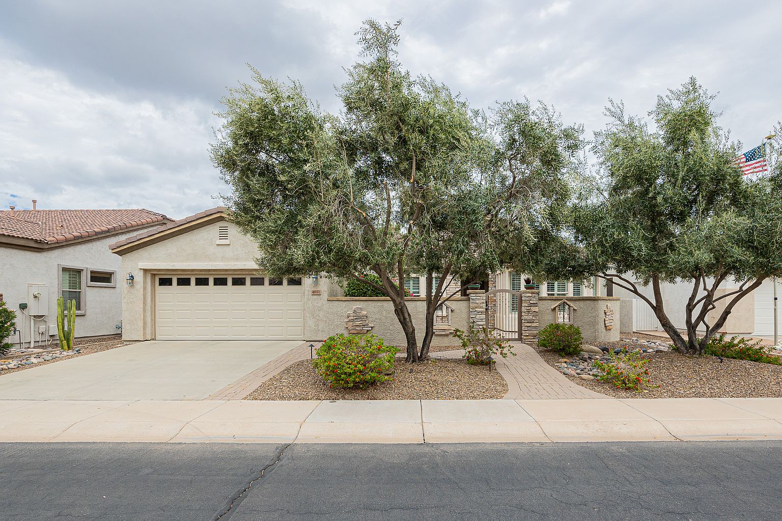 4652 E Donato Dr photo 5