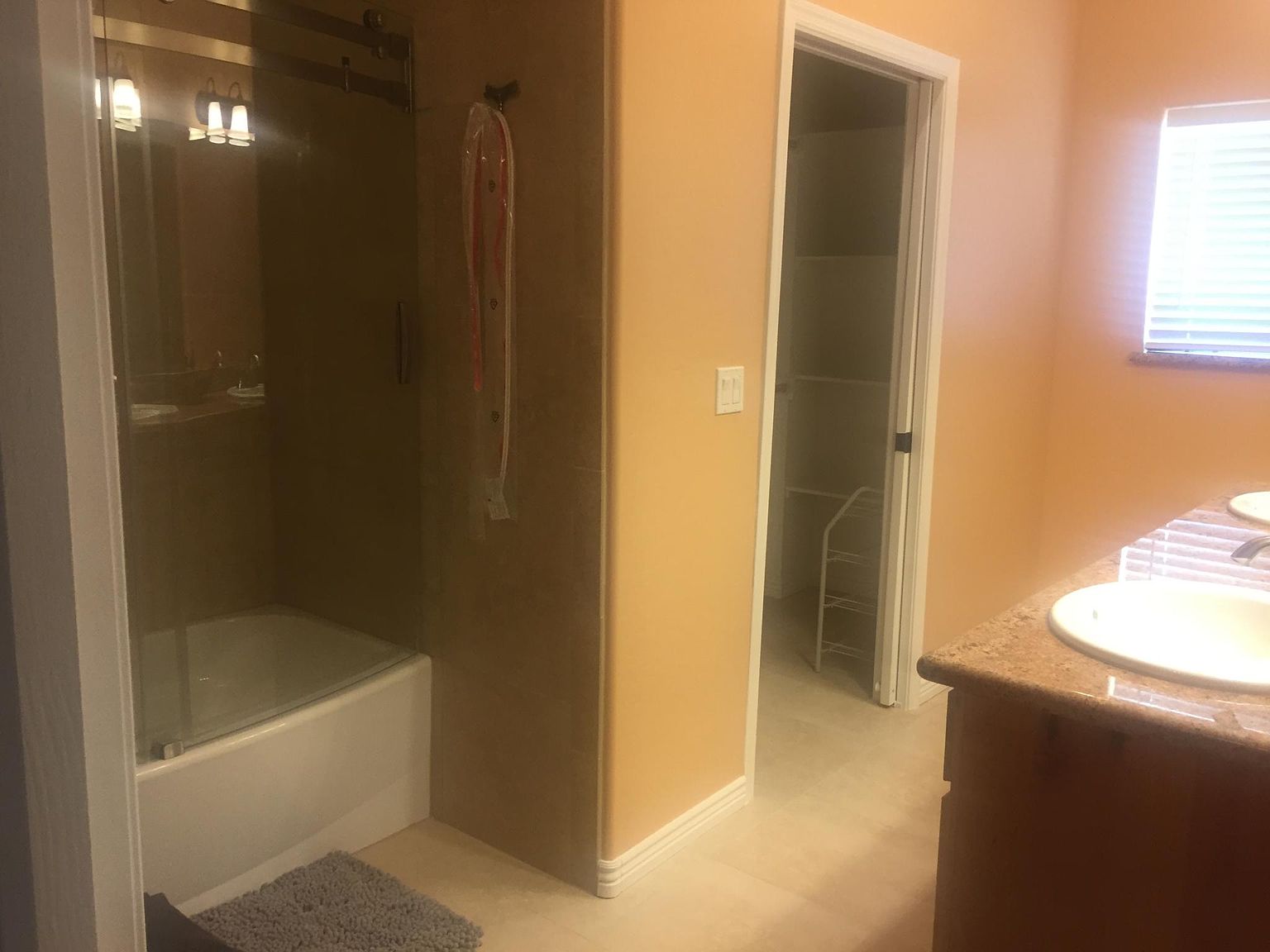 2712 S 185th Dr photo 5