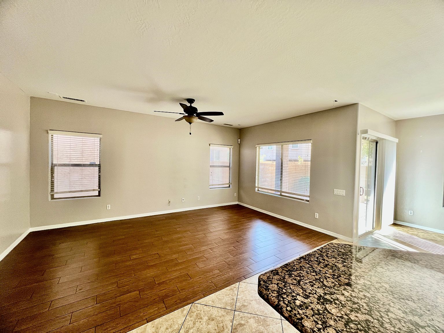 2045 W Le Marche Ave photo 5