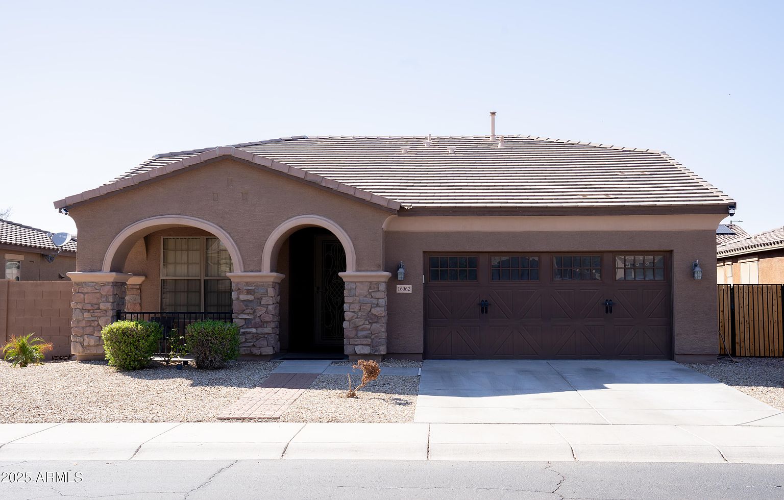 16062 W Tohono Dr photo 2