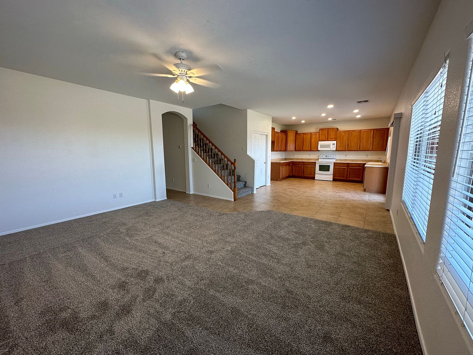 21372 N Sunset Dr photo 2