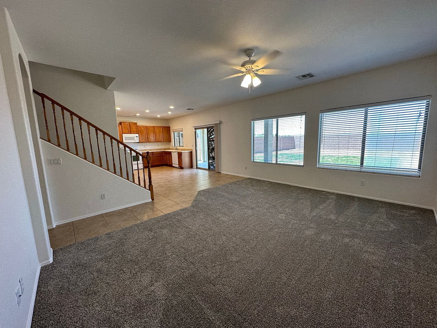 21372 N Sunset Dr photo 4