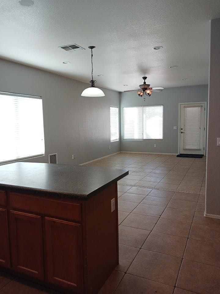 44628 W Sandstone Dr photo 5