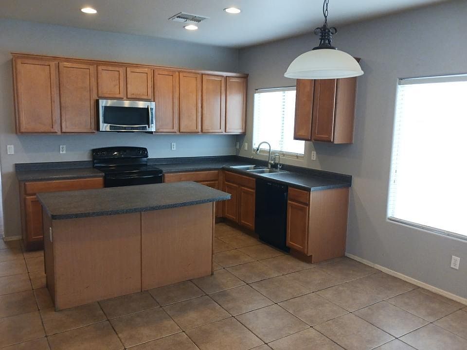 44628 W Sandstone Dr photo 4