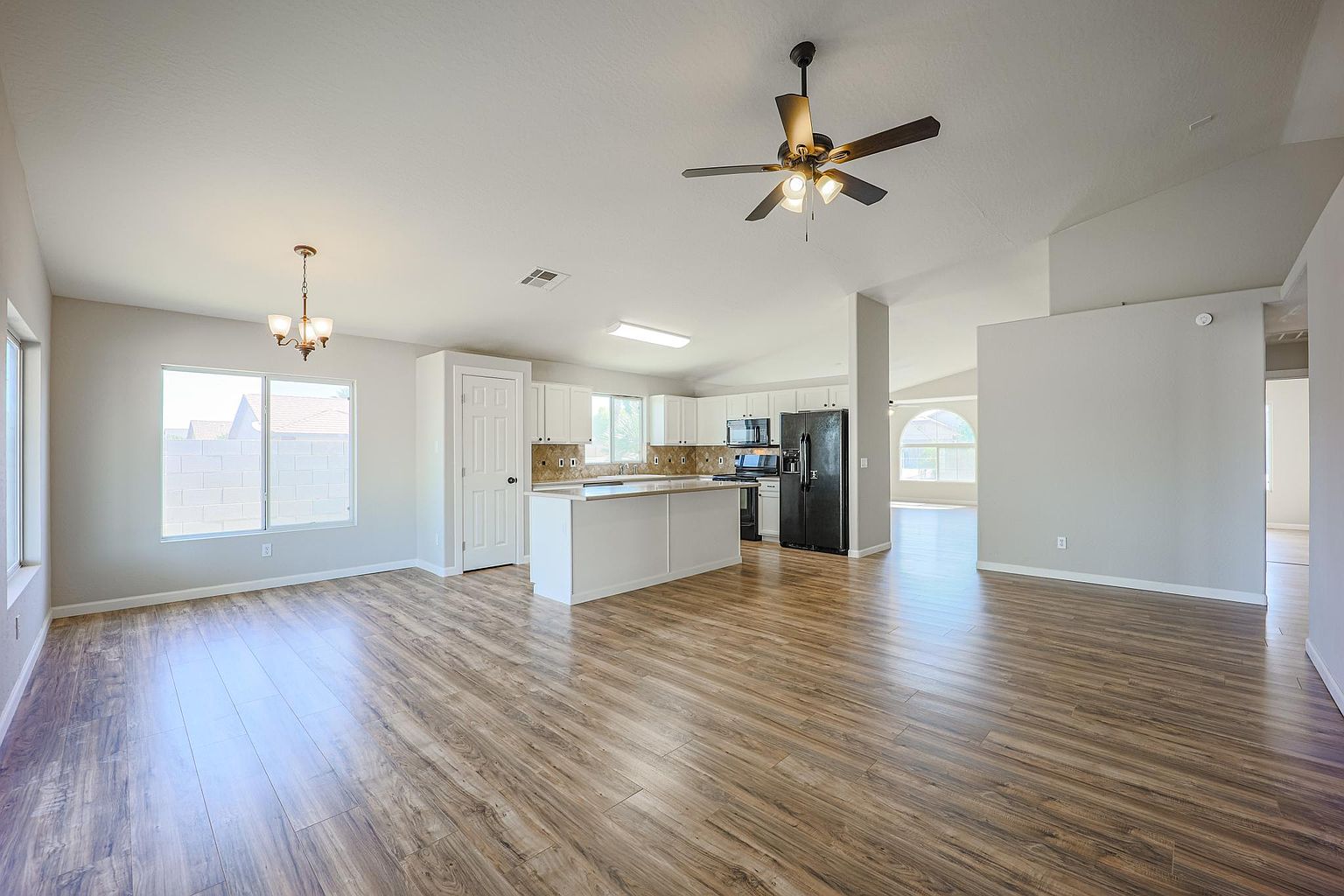 40426 N Shetland Dr photo 2