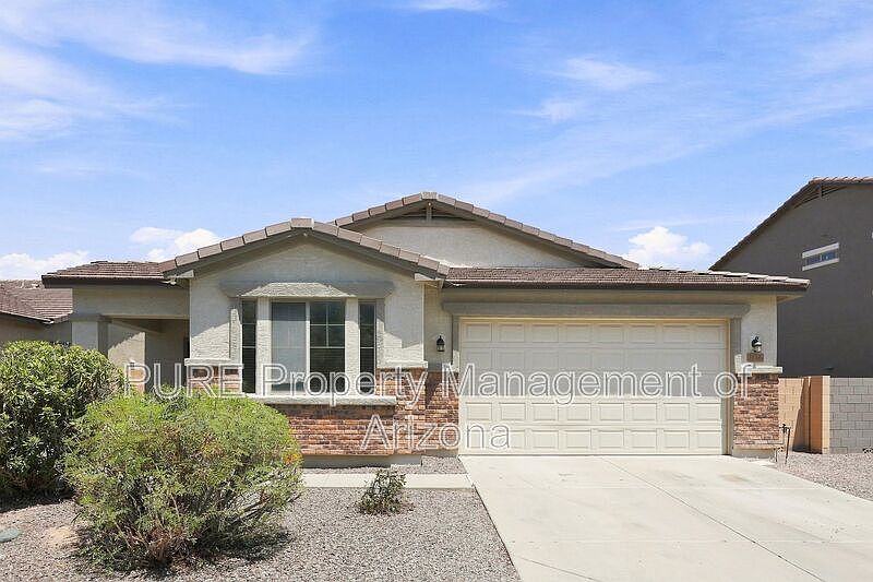 1136 E Nickleback St photo 3