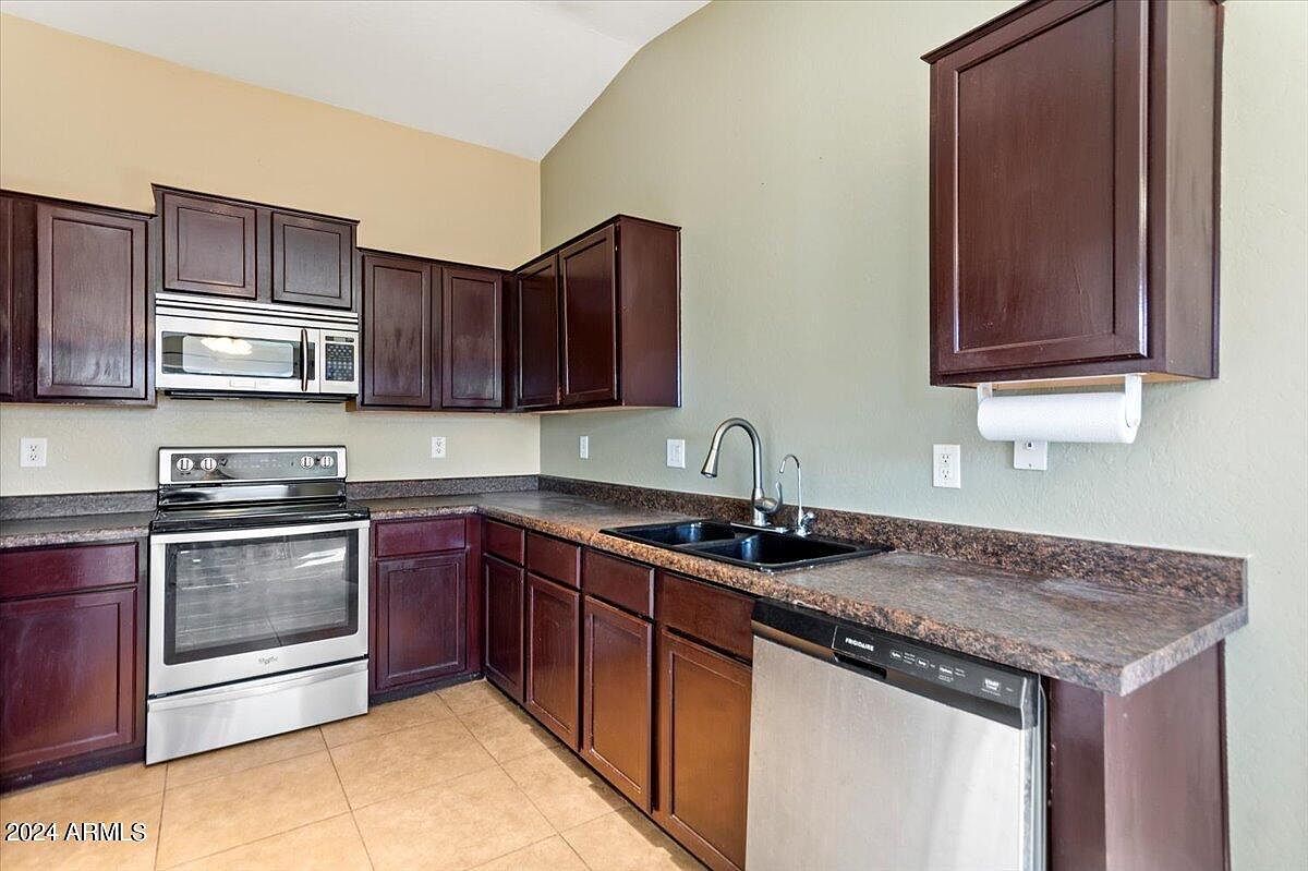 45415 W Desert Garden Rd photo 4