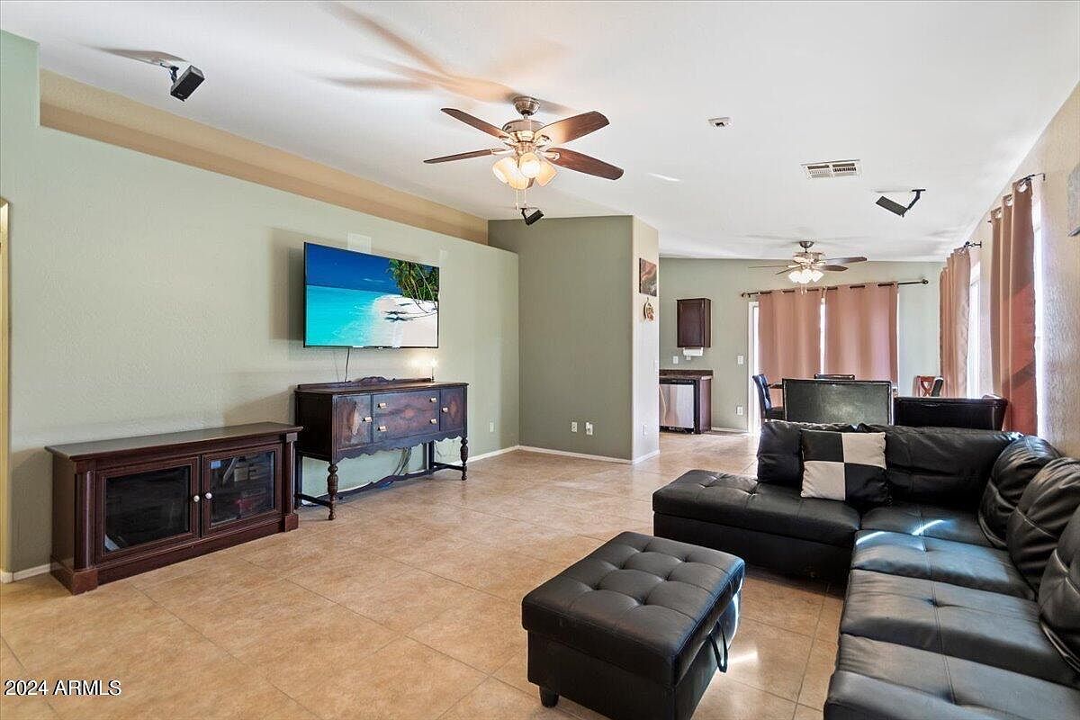 45415 W Desert Garden Rd photo 3