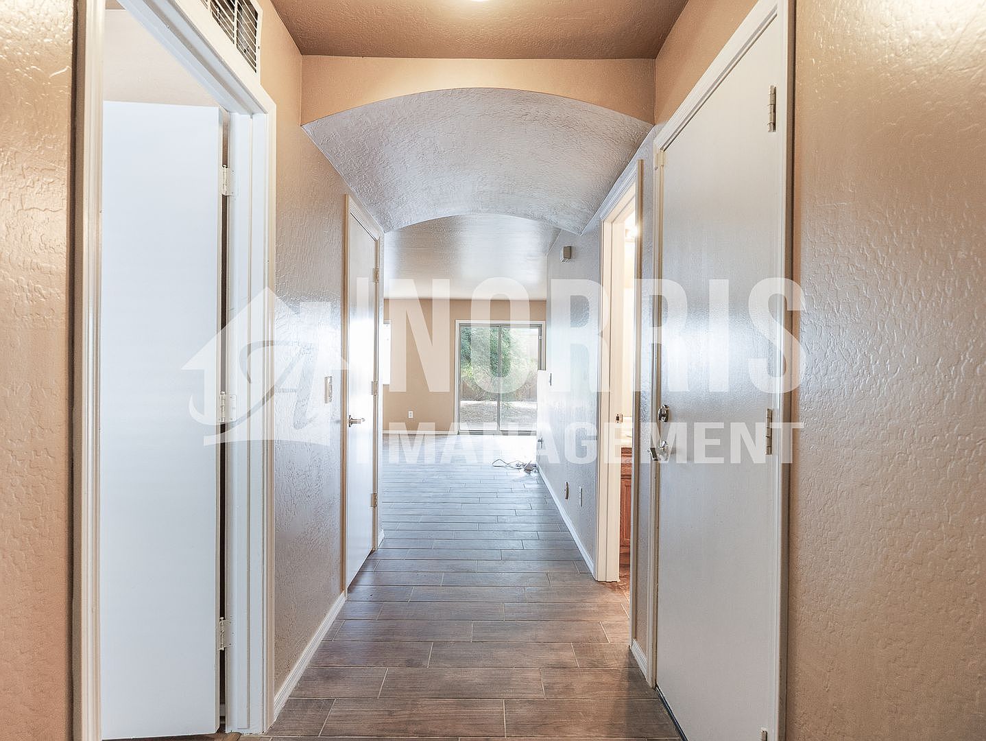 2143 W Broadway Ave photo 5