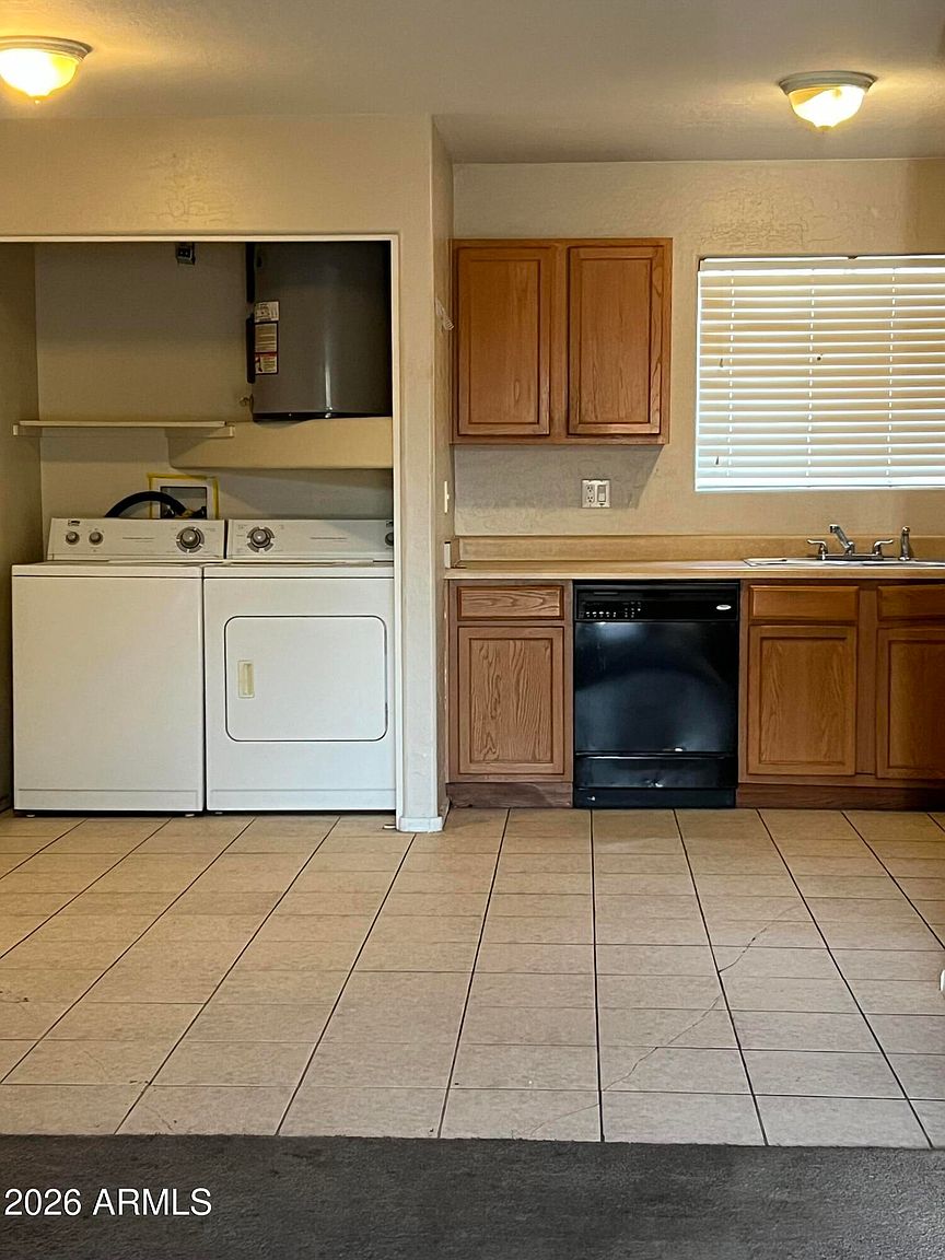 1002 N Colorado St photo 3