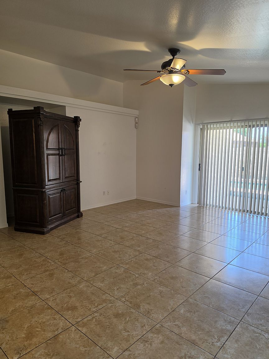 1726 E Oquitoa Dr photo 4