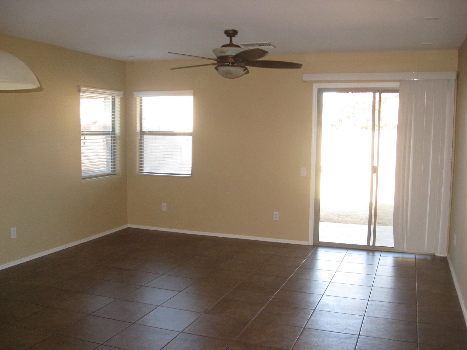 43350 W Elizabeth Ave photo 4