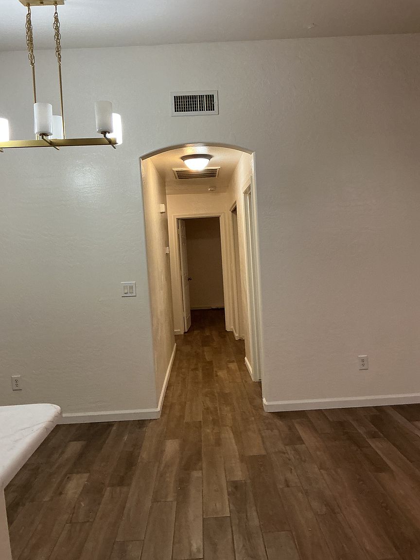 10608 W Concordia Dr photo 3
